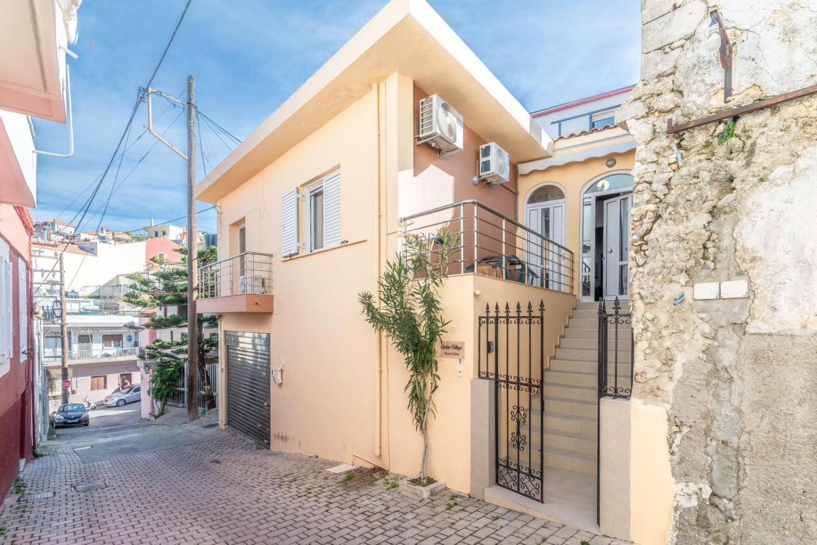 Cretan Village Renovated House * Héraklion