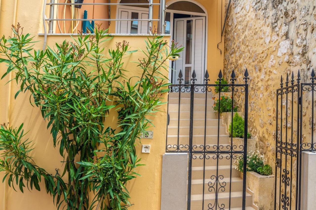 Cretan Village Renovated House Ferienhaus Iraklio